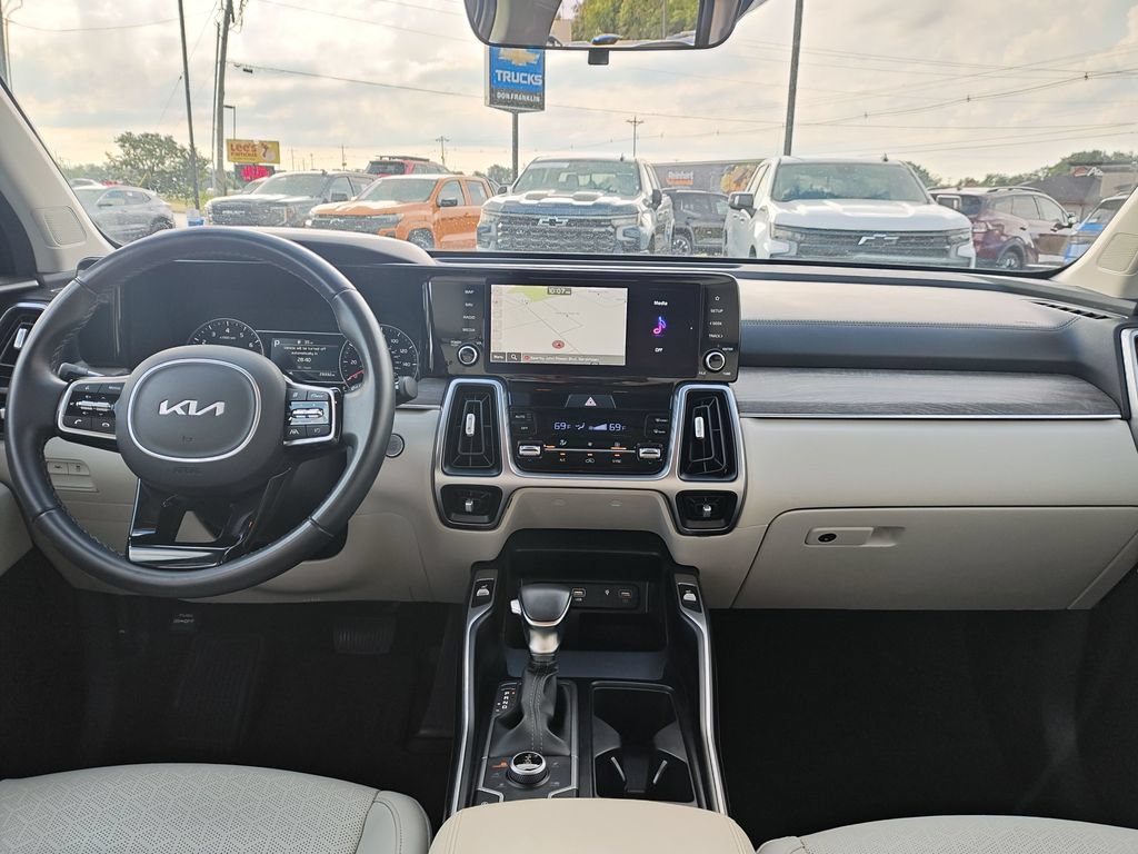 Used 2023 Kia Sorento S AWD/4WD image 15