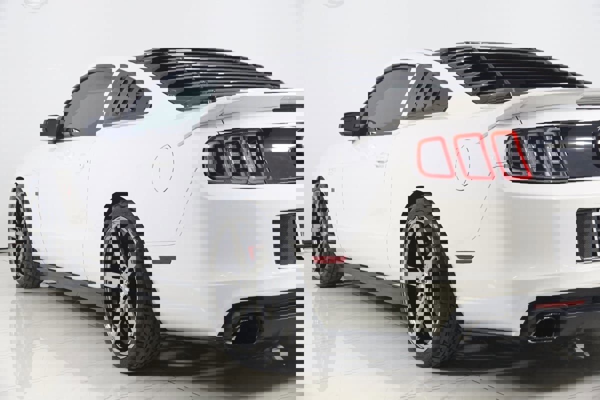 Used 2014 Ford Mustang GT w/ Equipment Group 301A image 27