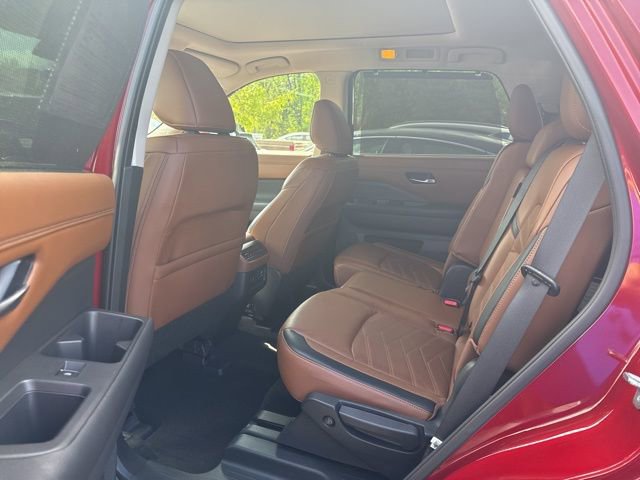 Used 2023 Nissan Pathfinder Platinum w/ Cargo Package AWD/4WD image 23