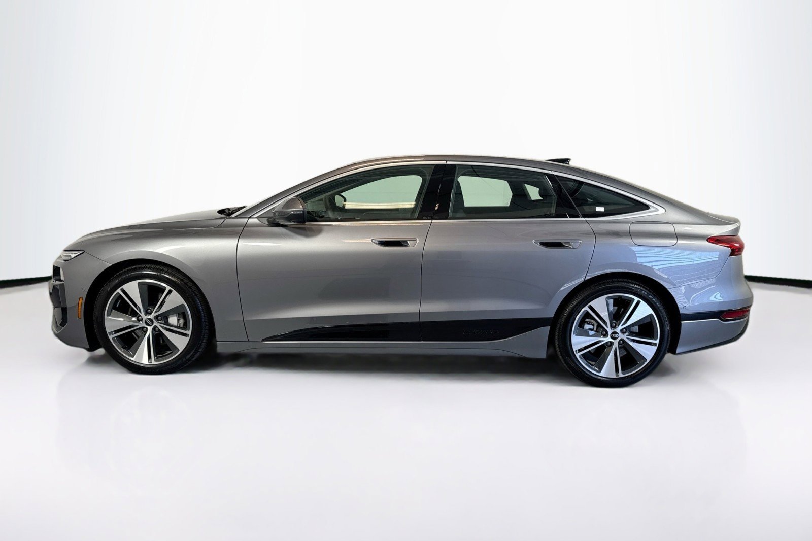 Used 2025 Audi A6 e-tron Prestige w/ Black Warm Weather Package image 8