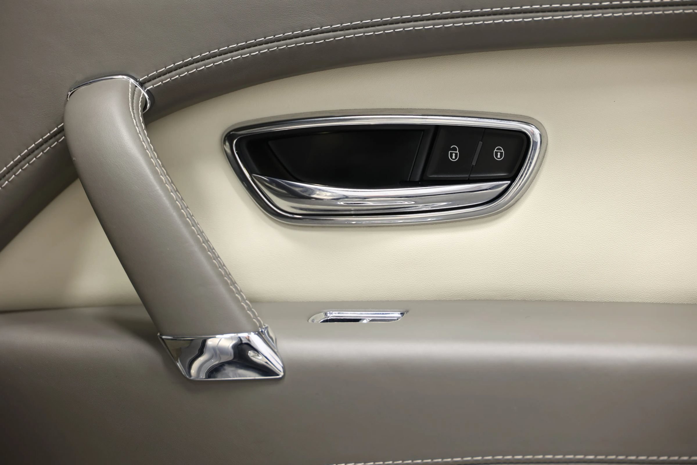 Used 2018 Bentley Bentayga Onyx Edition AWD/4WD image 84