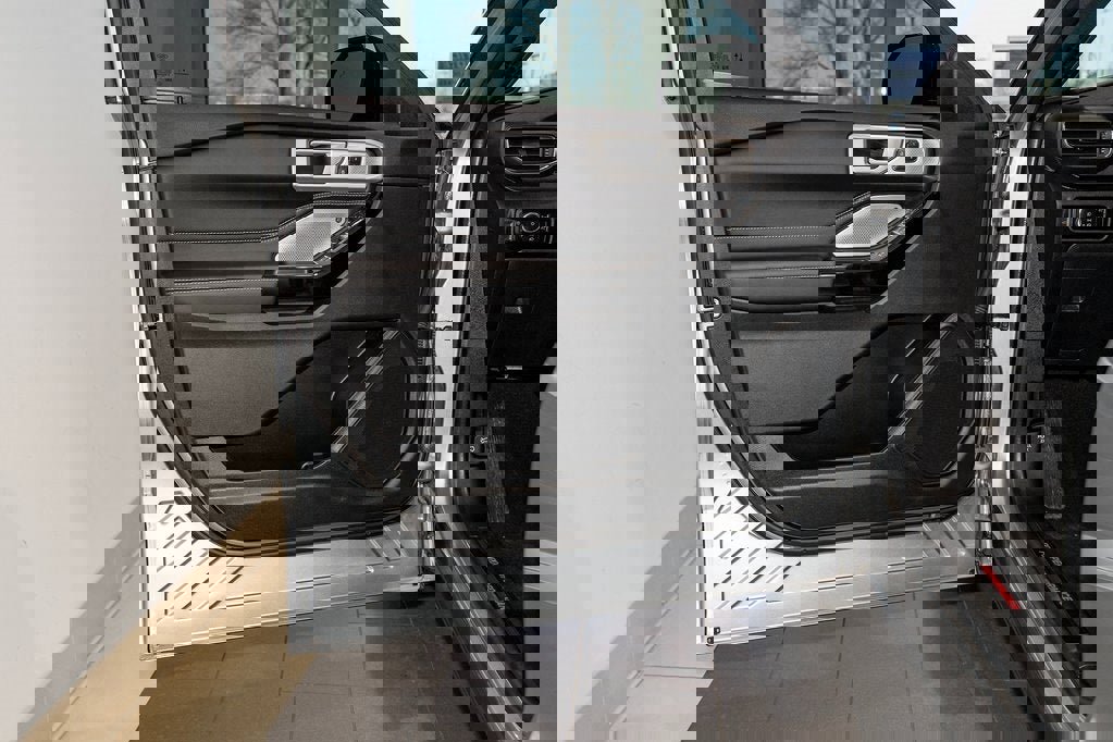 Used 2023 Ford Explorer ST w/ Equipment Group 401A image 12