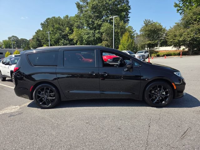 Used 2026 Chrysler Pacifica Limited w/ S Appearance Package FWD image 10