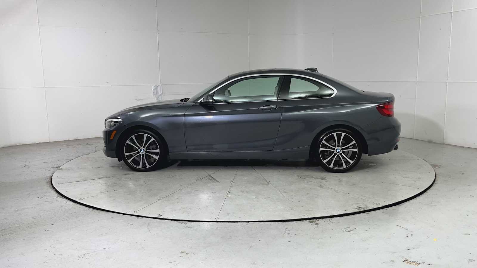 Used 2020 BMW 230i Coupe w/ Premium Package image 5