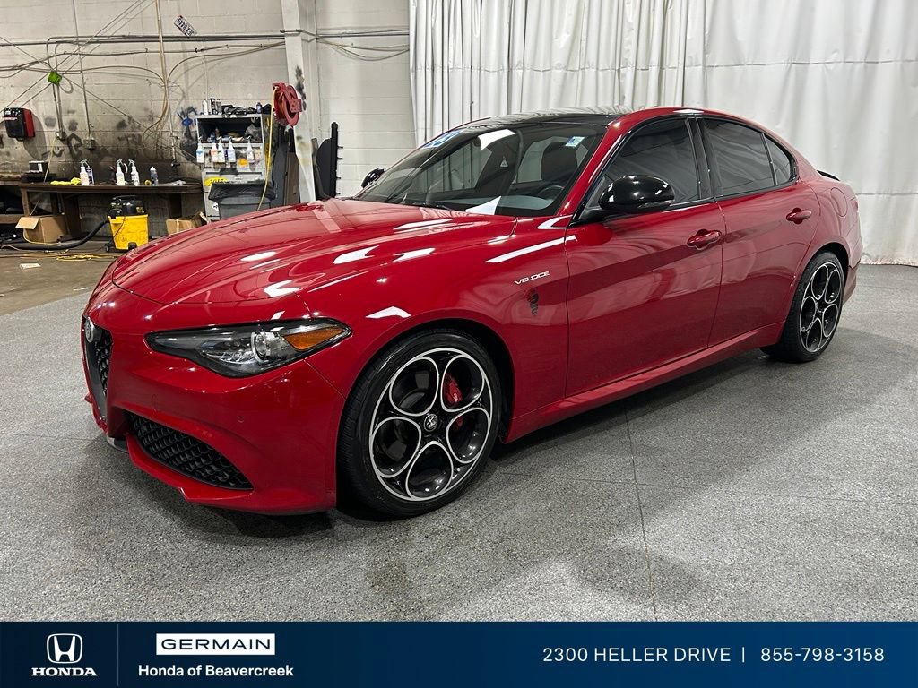 Used 2023 Alfa Romeo Giulia Veloce RWD image 4