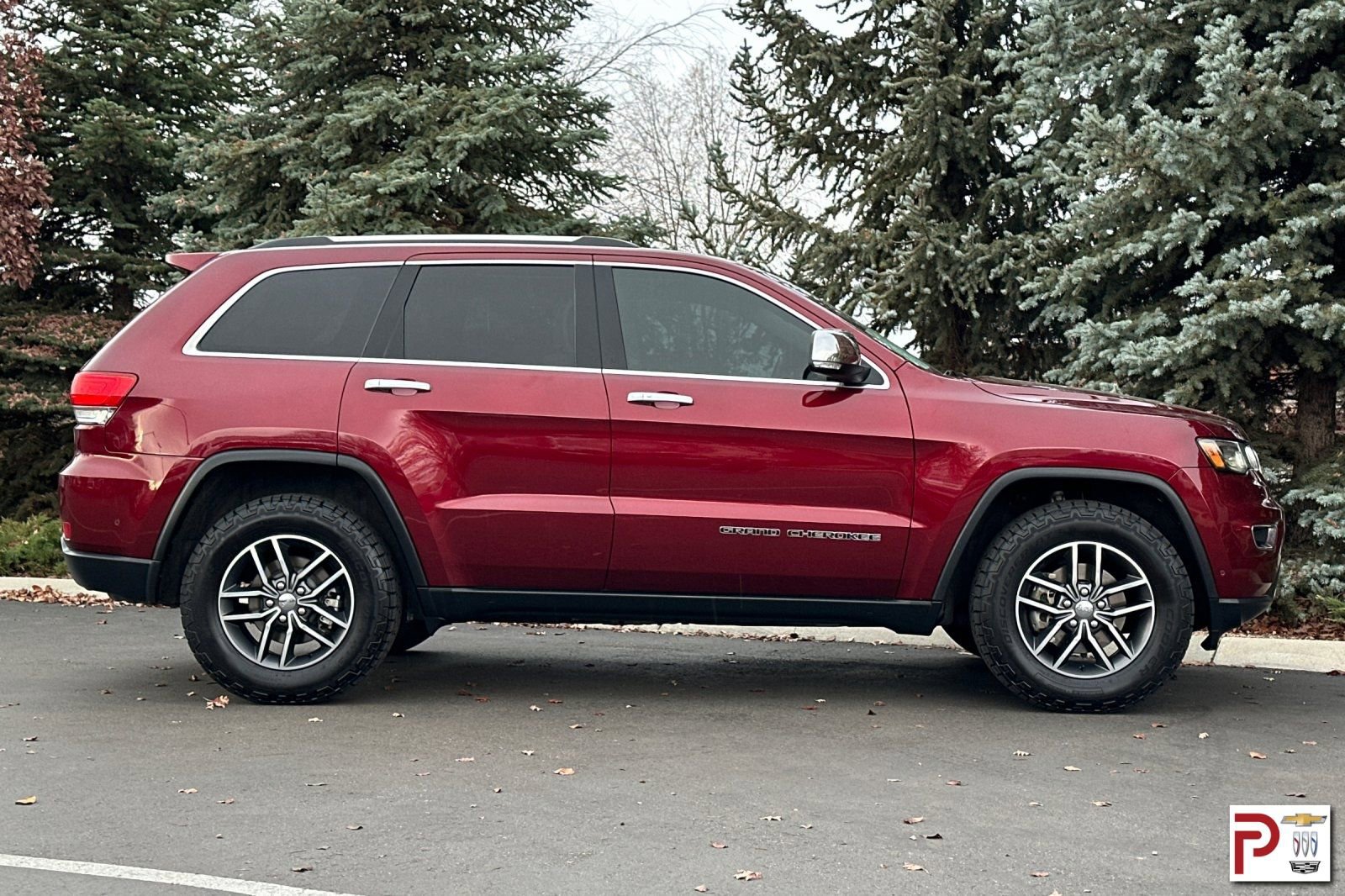 Used 2018 Jeep Grand Cherokee Limited w/ Luxury Group II image 3