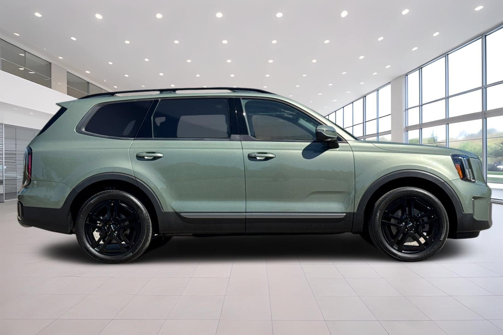 Used 2023 Kia Telluride EX X-Line AWD/4WD image 3