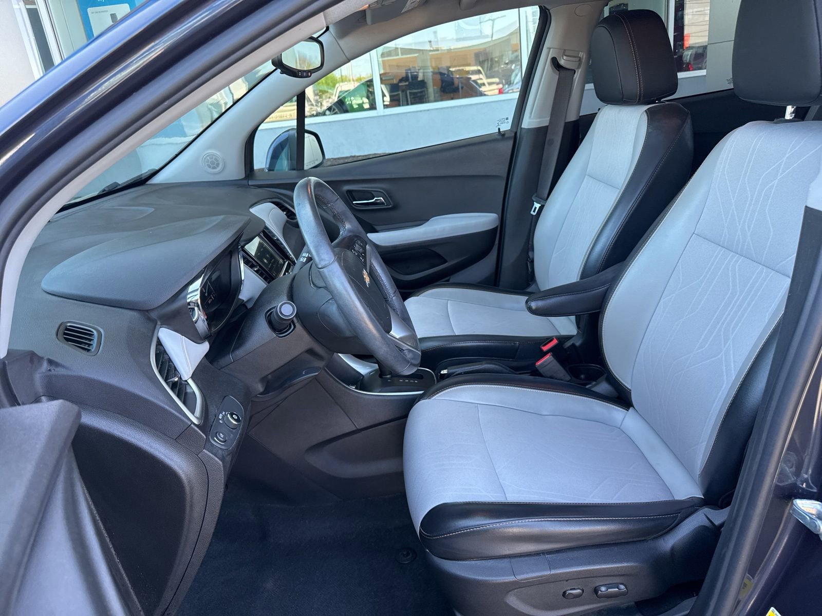 Used 2018 Chevrolet Trax LT w/ Driver Confidence Package AWD/4WD image 18