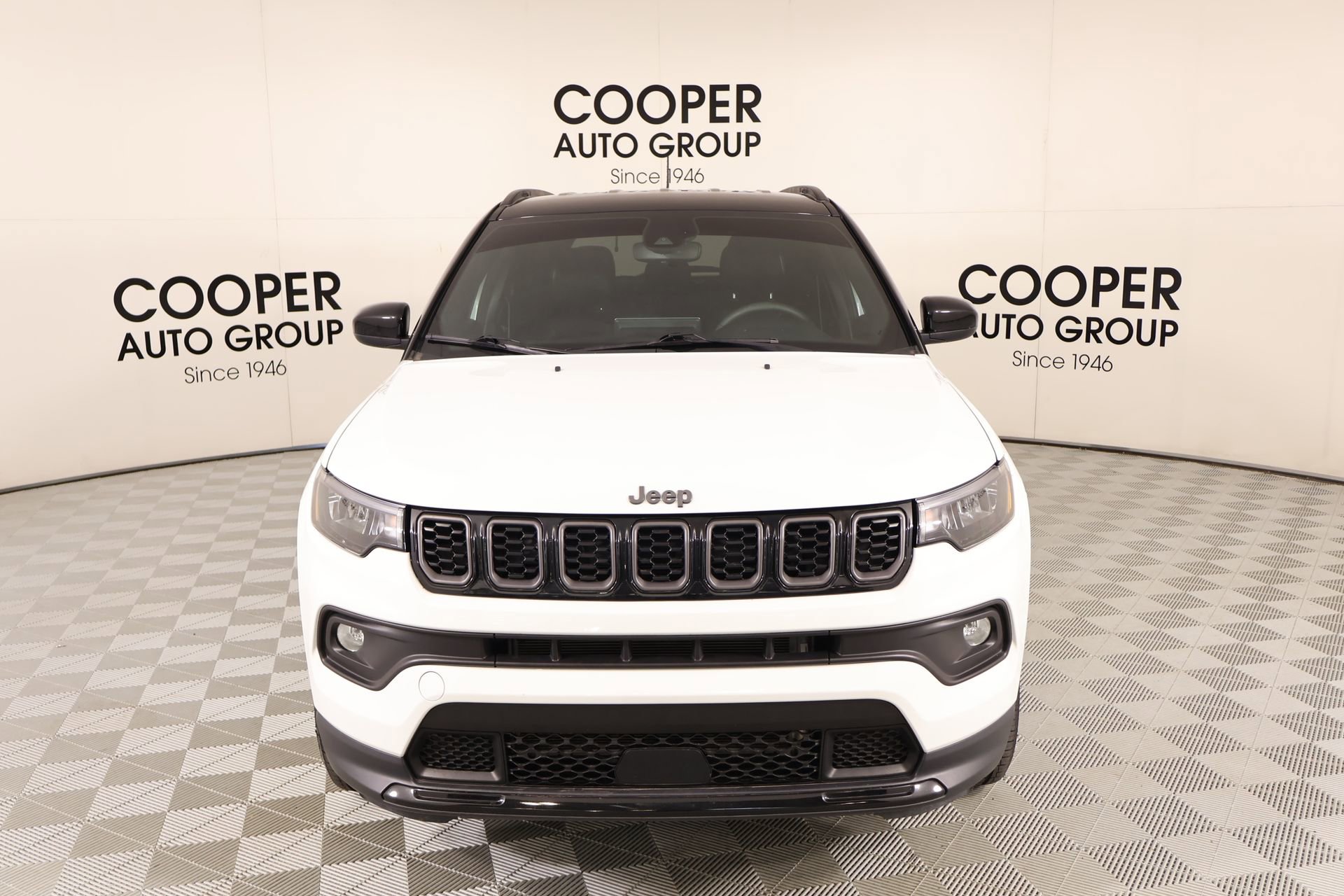 Used 2024 Jeep Compass Latitude w/ Altitude Special Edition AWD/4WD image 8