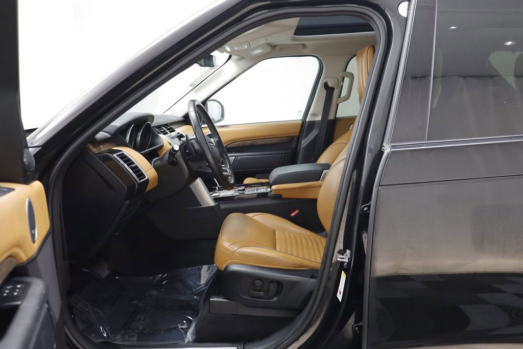 Used 2017 Land Rover Discovery HSE Luxury image 5