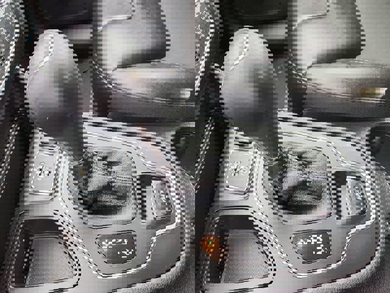 Used 2021 Jeep Cherokee Latitude Plus image 21