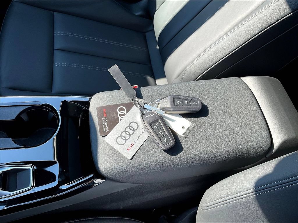 Used 2025 Audi A6 e-tron Prestige AWD/4WD image 36