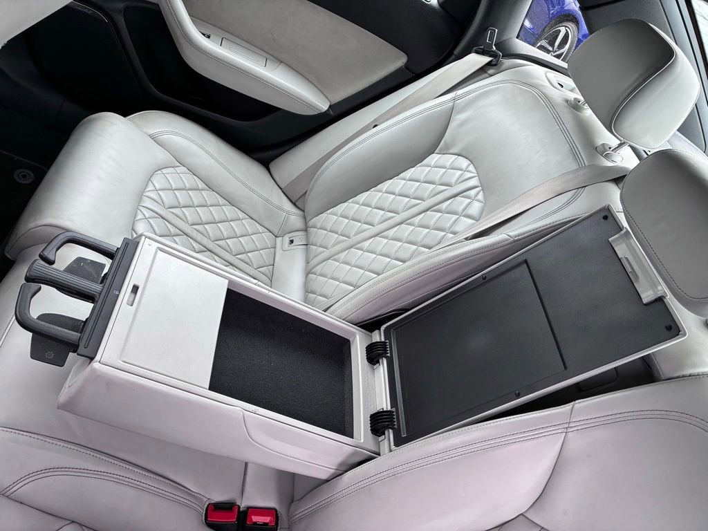 Used 2018 Audi S6 Prestige w/ Prestige Package image 18