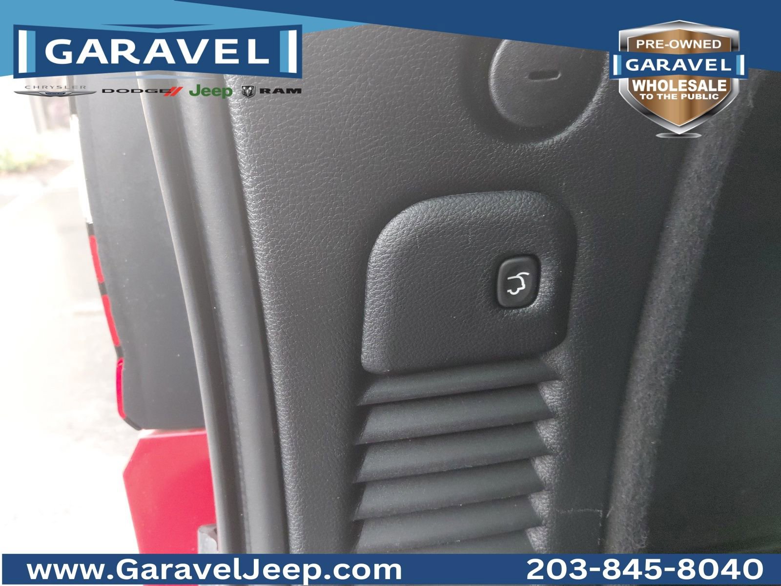 Used 2019 Dodge Durango R/T w/ Blacktop Package image 25