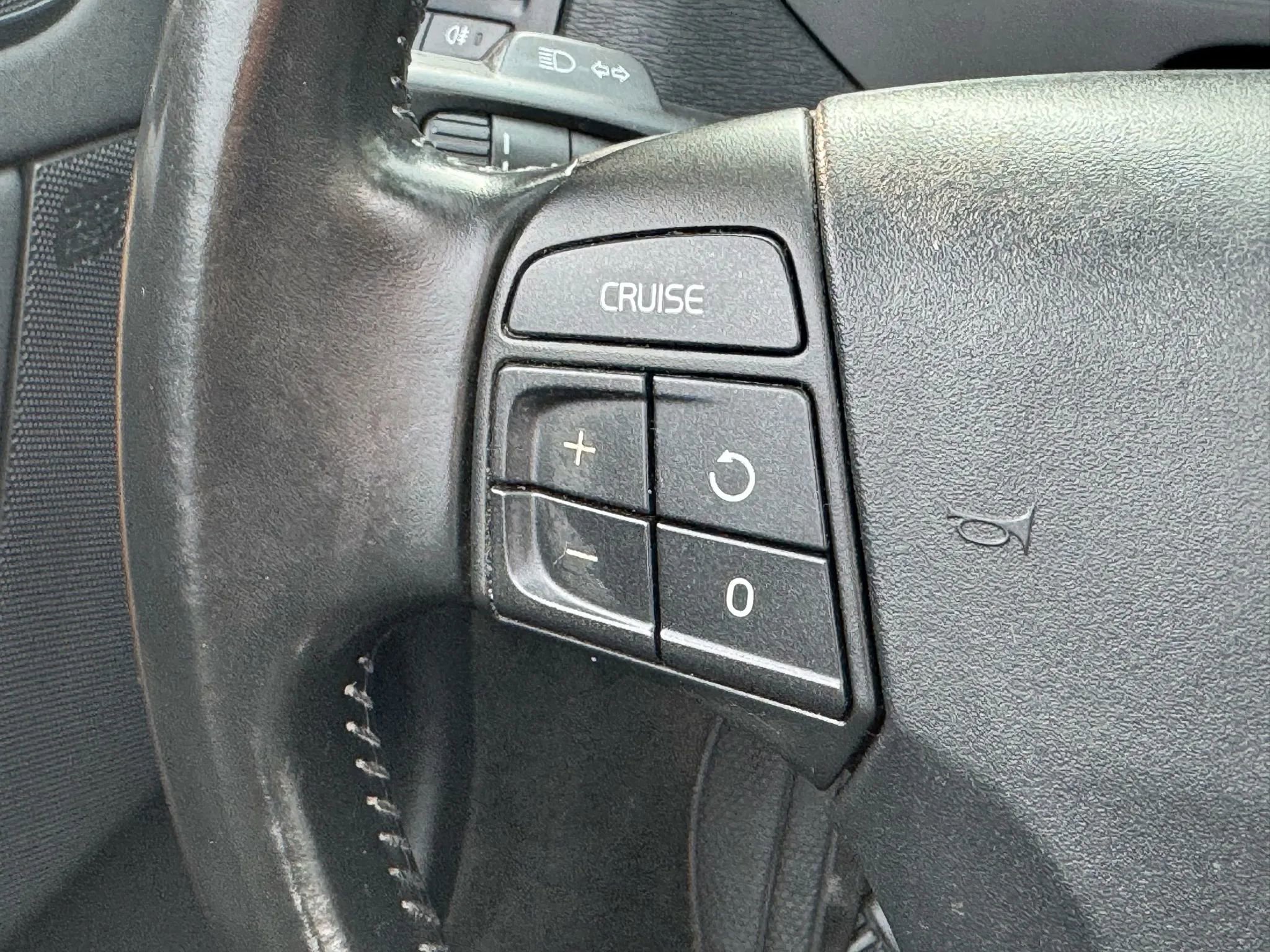 Used 2011 Volvo C70 T5 w/ Multimedia Pkg image 29