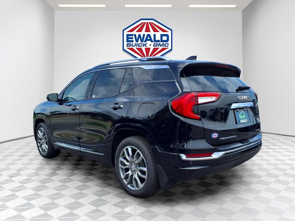Certified 2024 GMC Terrain Denali w/ Denali Premium Package AWD/4WD image 8