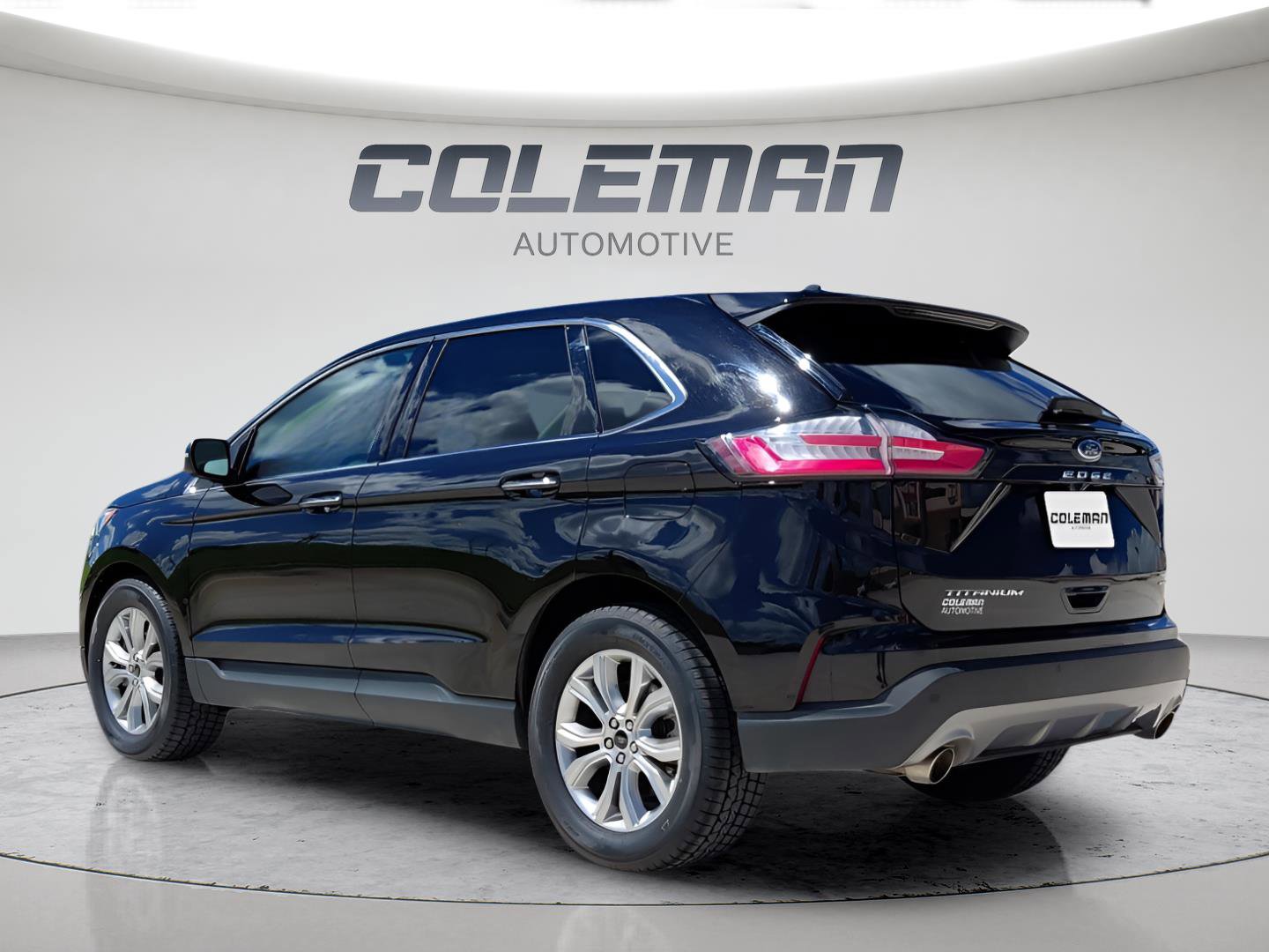 Used 2024 Ford Edge Titanium image 3