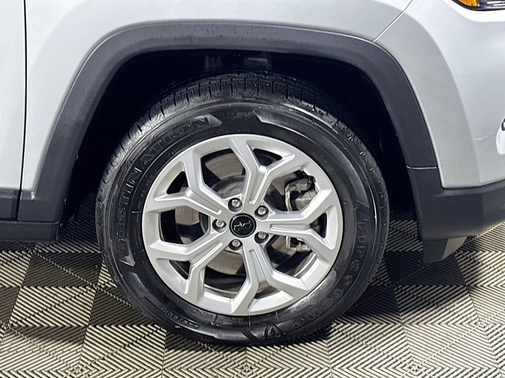 Used 2025 Jeep Compass Latitude AWD/4WD image 22