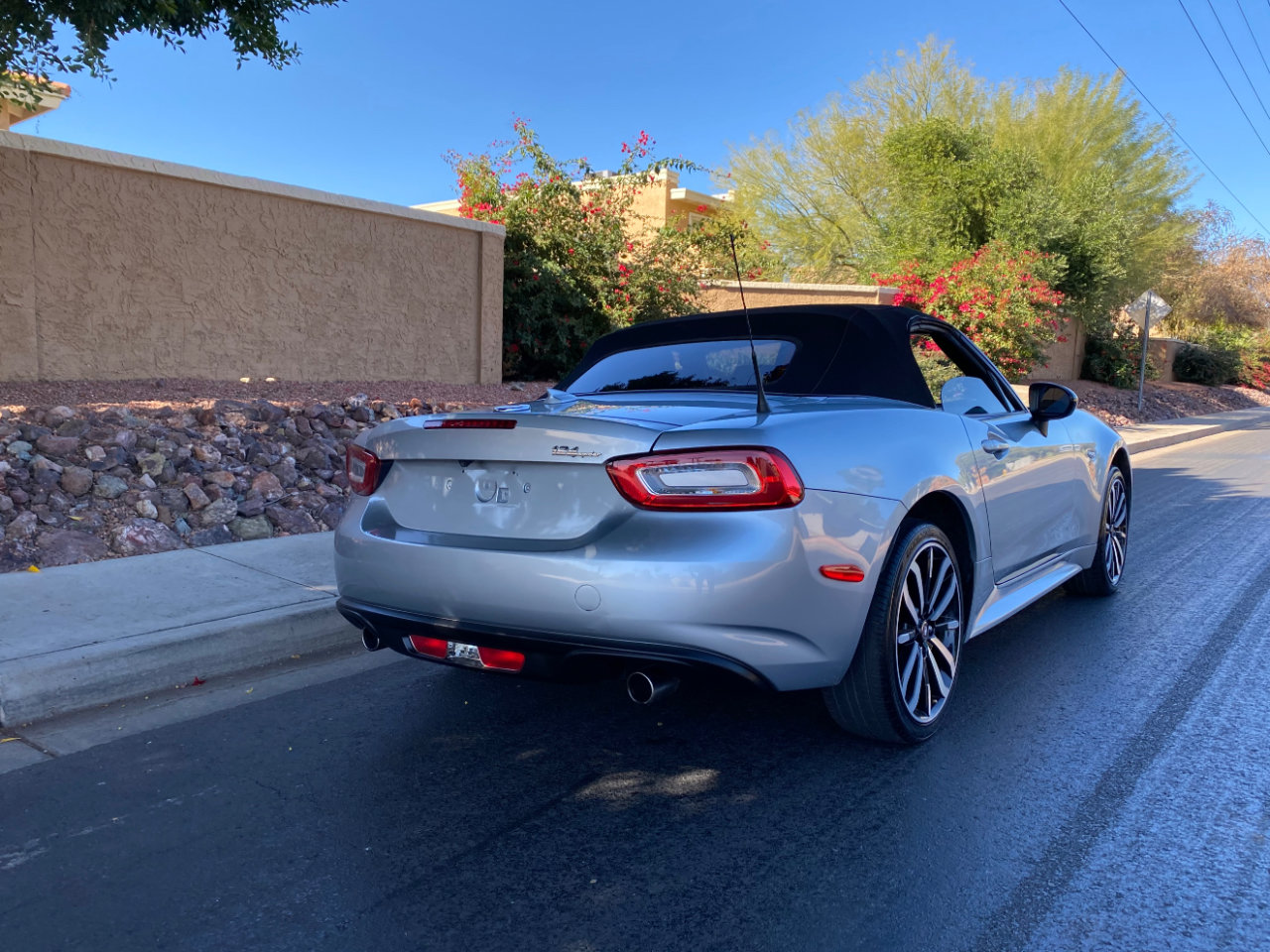 Used 2020 FIAT 124 Spider Urbana Edition Convertible *Lt image 4