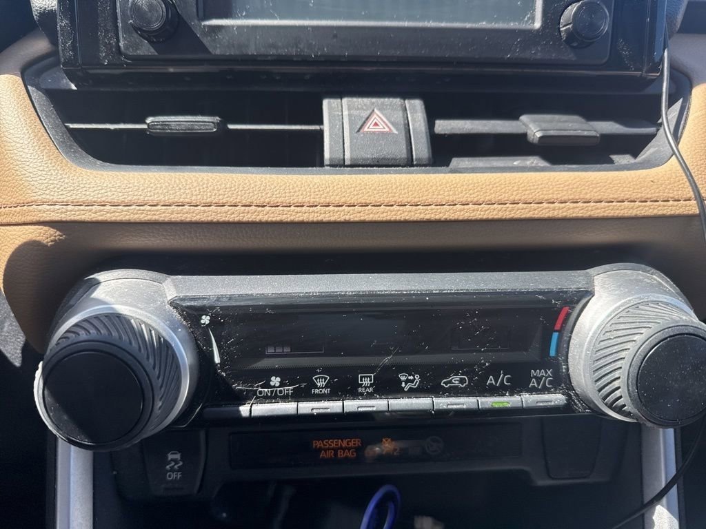 Used 2019 Toyota RAV4 LE w/ All Weather Liner Package image 28