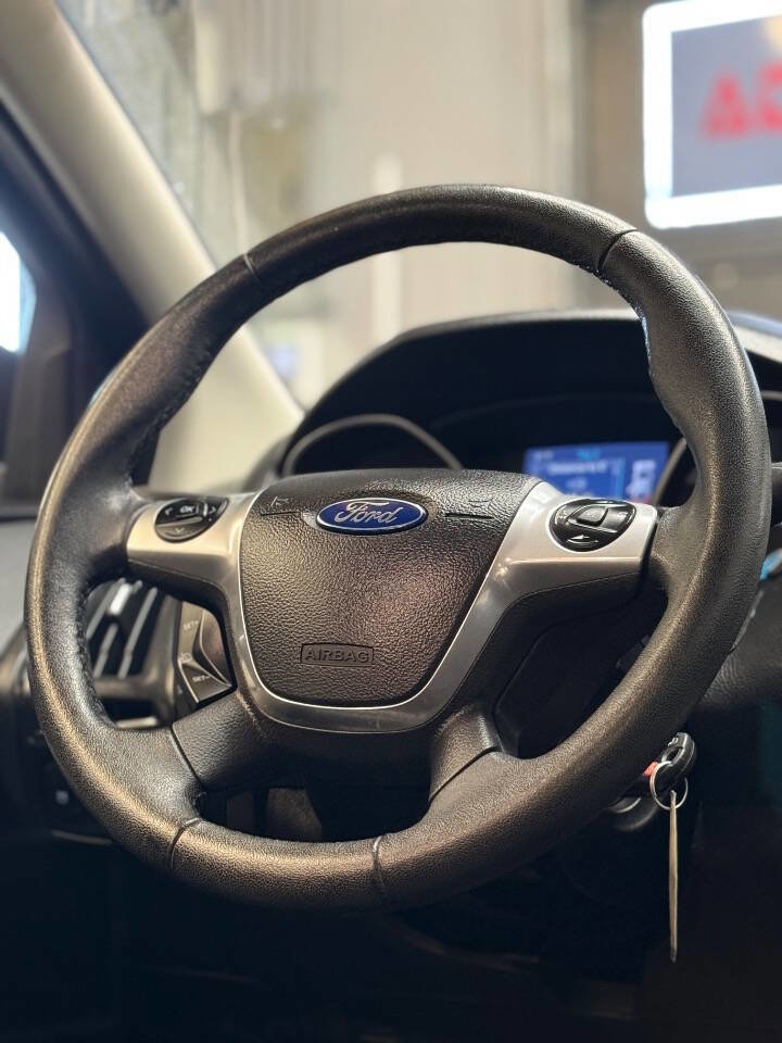 Used 2014 Ford Focus SE w/ Equipment Group 201A image 18