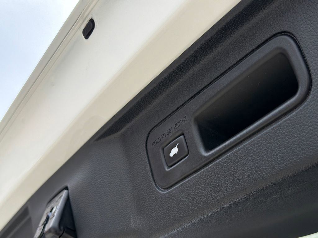 Used 2023 Honda Pilot Elite image 9