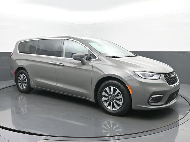 Used 2022 Chrysler Pacifica Touring-L image 7