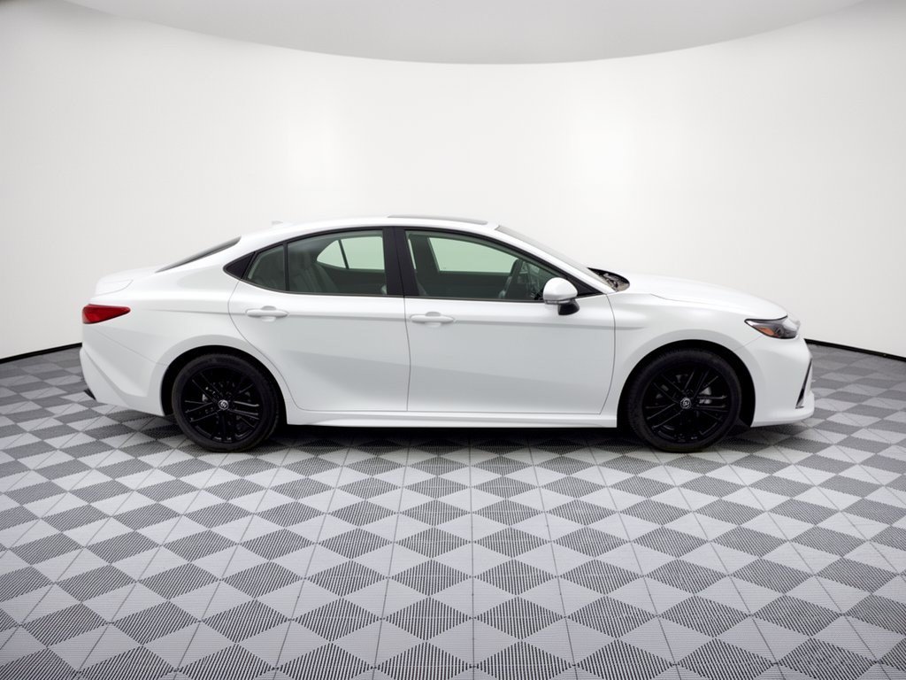 Used 2026 Toyota Camry SE FWD image 8