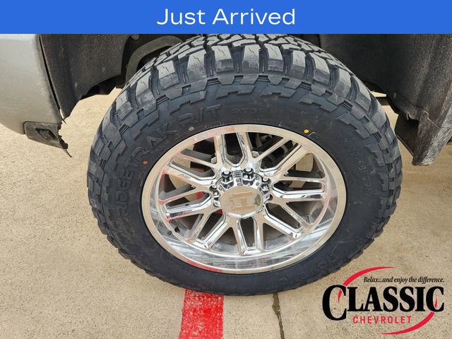 Used 2024 Chevrolet Silverado 2500 High Country w/ Technology Package AWD/4WD image 12