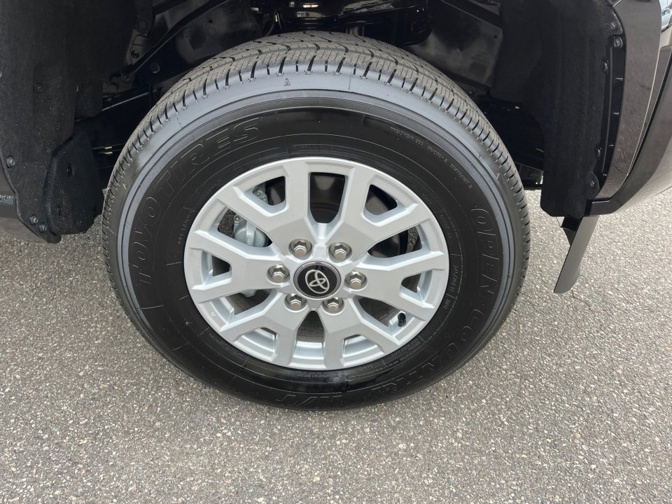 Certified 2025 Toyota Tacoma SR5 image 29