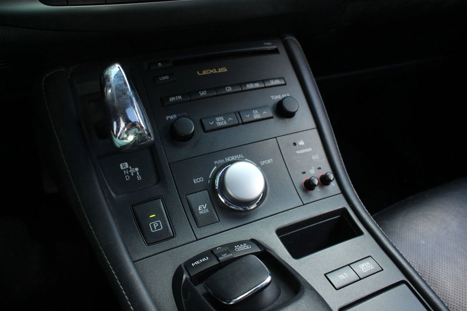 Used 2011 Lexus CT 200h Premium w/ Leather Pkg FWD image 32