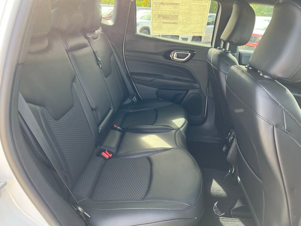 New 2026 Jeep Compass Latitude image 17