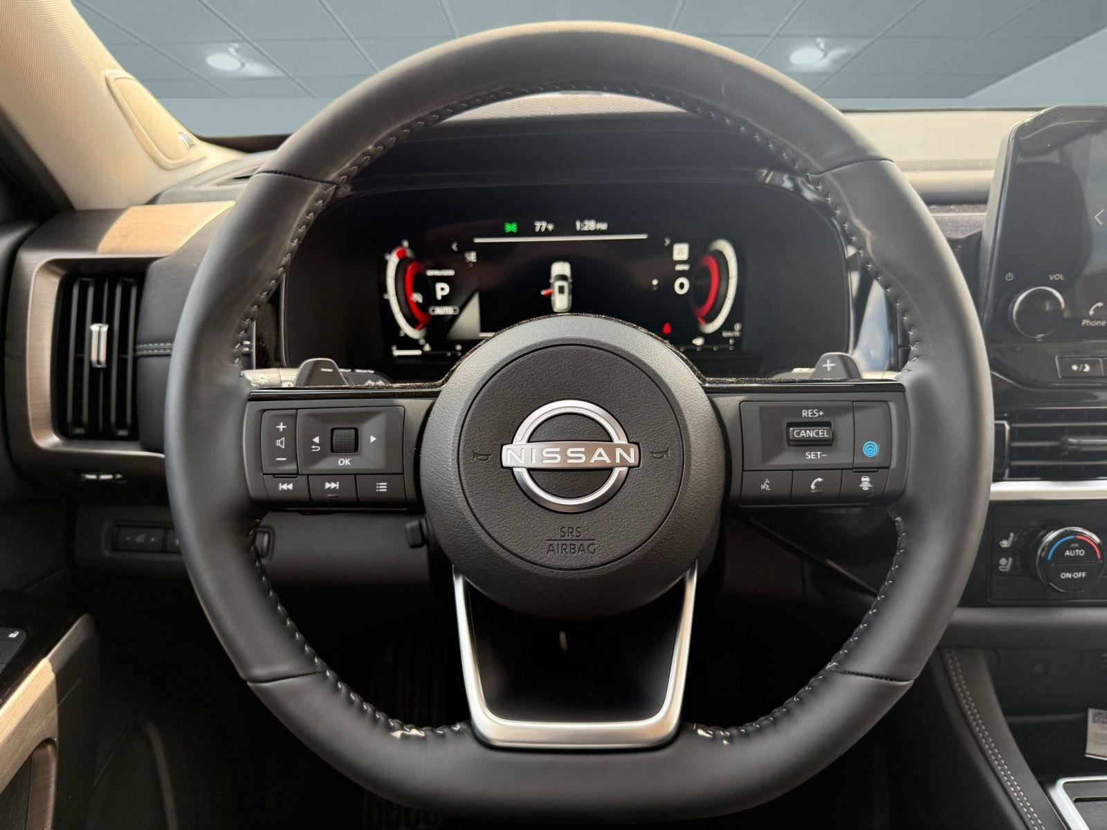 New 2025 Nissan Pathfinder Platinum image 13