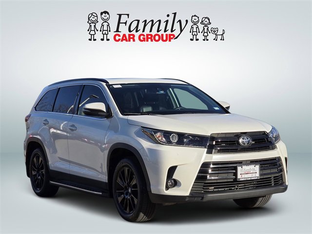 Used 2019 Toyota Highlander SE image 2