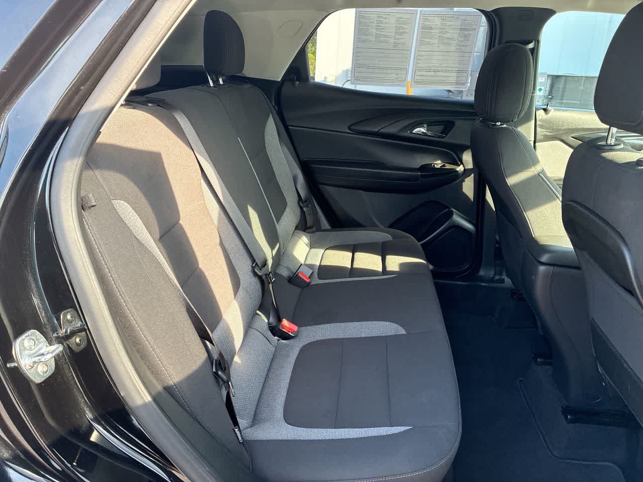 Used 2024 Chevrolet TrailBlazer LT w/ LT Cold Weather Package FWD image 24