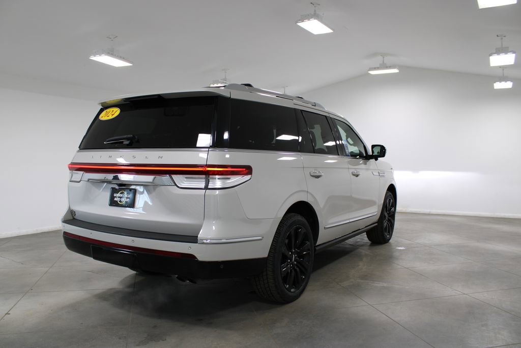 Used 2024 Lincoln Navigator Reserve image 9