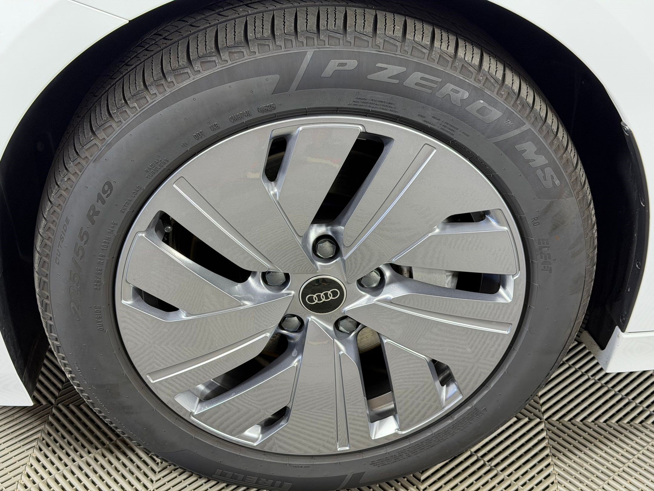 Certified 2025 Audi A6 e-tron Premium w/ Ultra Package RWD image 13