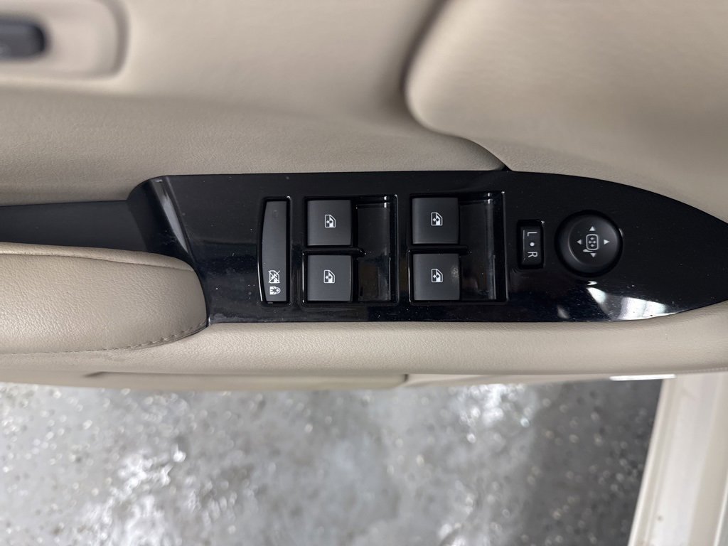 Used 2014 Cadillac XTS Luxury w/ Driver Awareness Package image 7