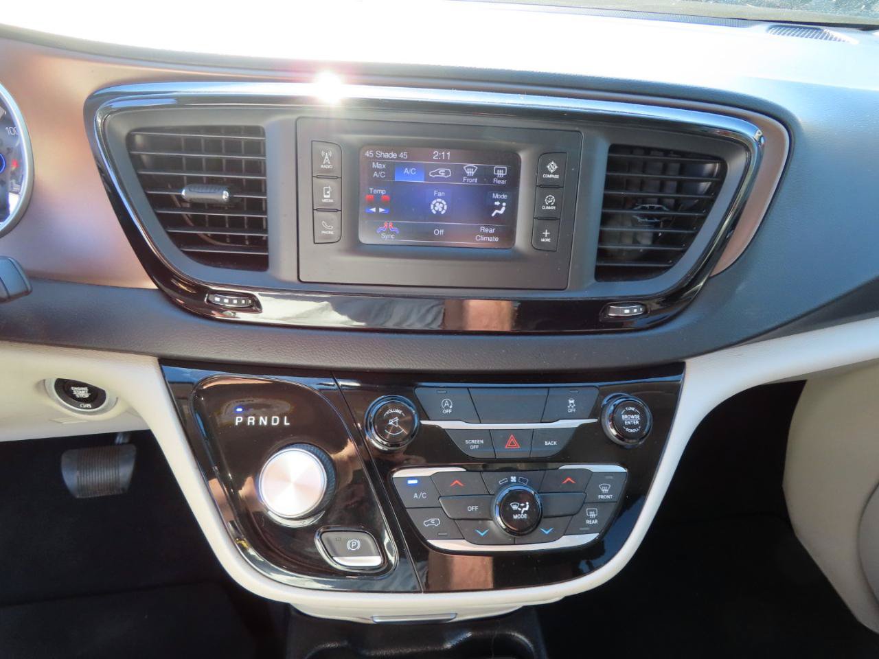 Used 2017 Chrysler Pacifica Touring FWD image 27
