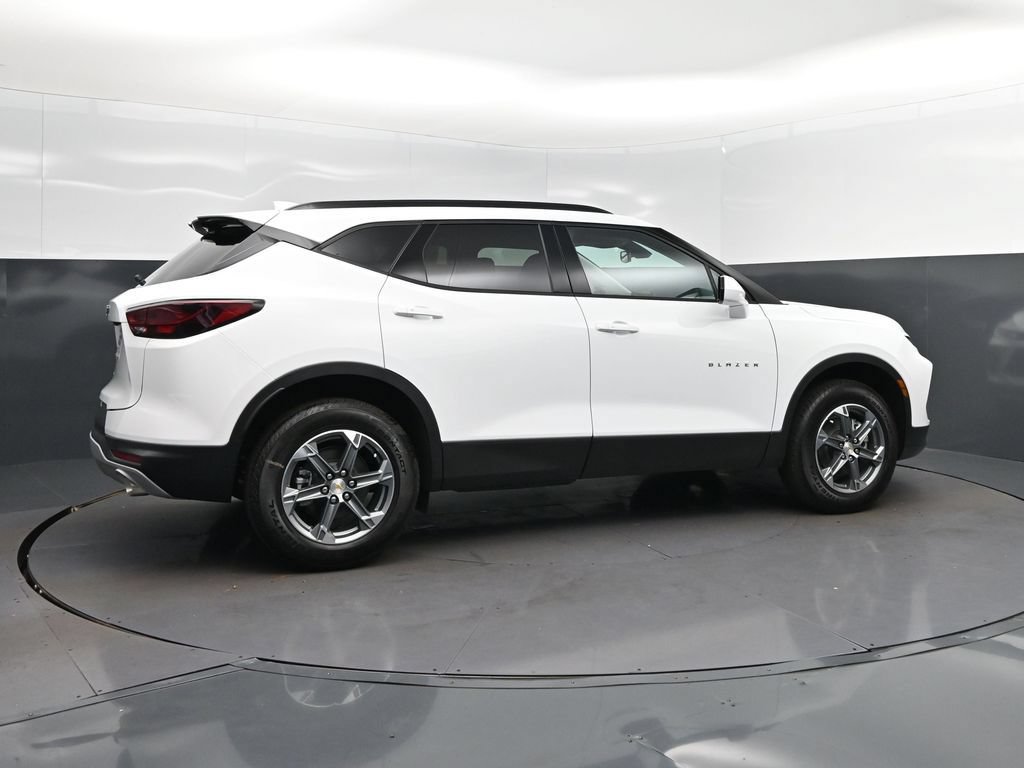 New 2026 Chevrolet Blazer LT w/ Convenience Package FWD image 8