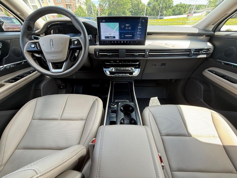 Certified 2023 Lincoln Corsair AWD w/ Equipment Group 101A image 16