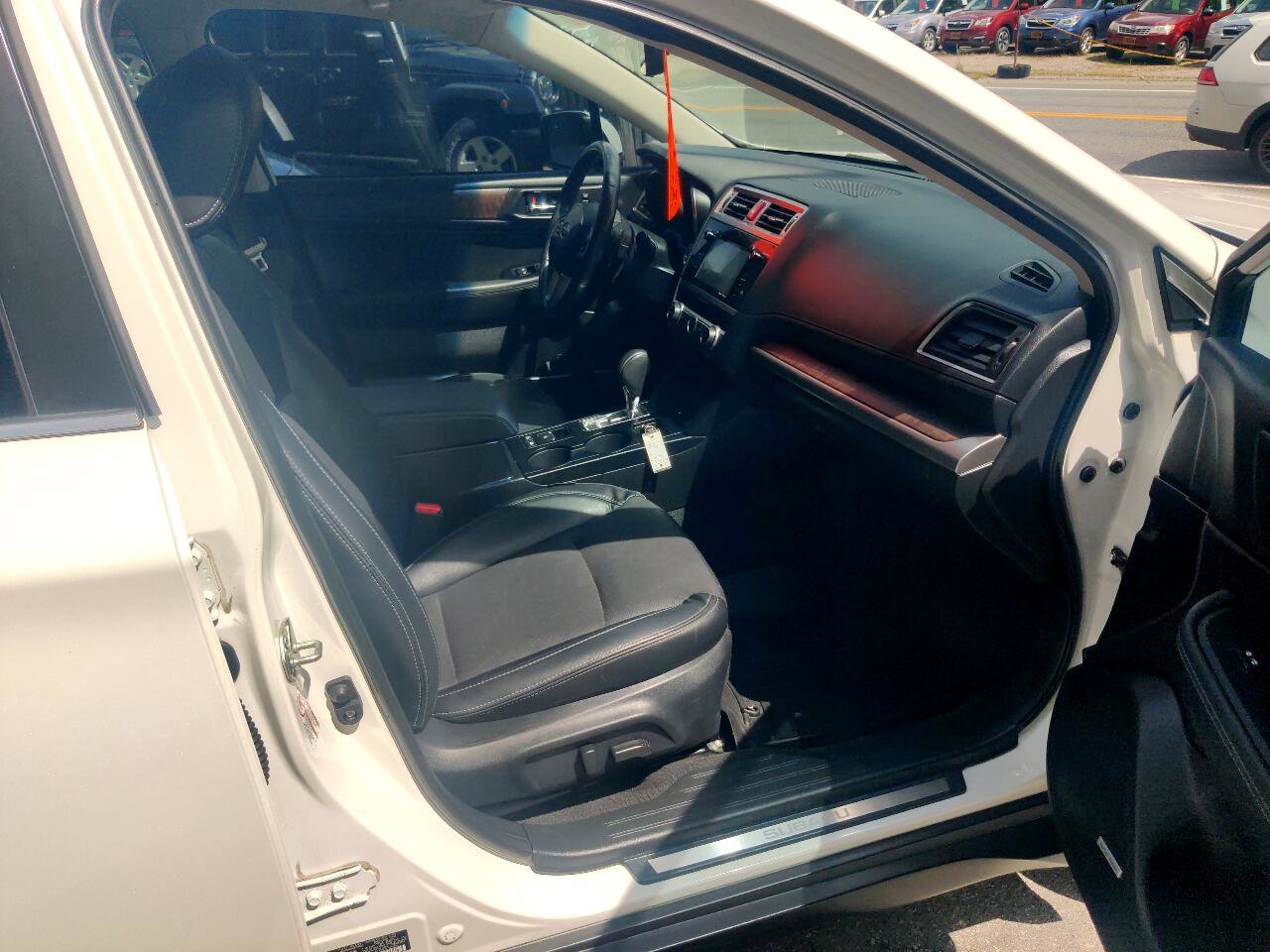 Used 2017 Subaru Outback 3.6R Limited image 18