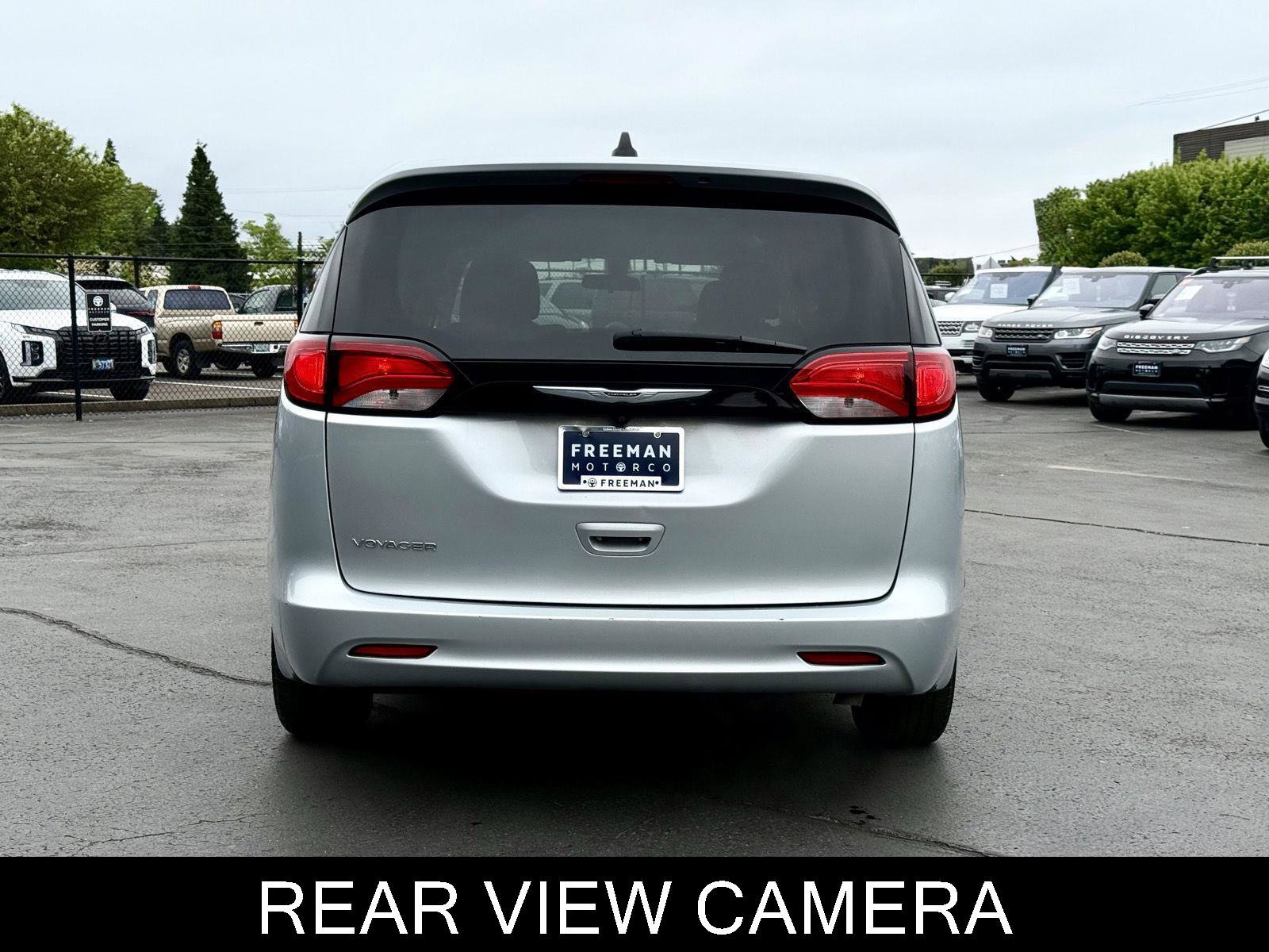 Used 2022 Chrysler Voyager LX FWD image 7