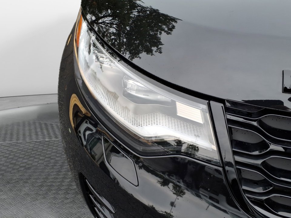 Certified 2024 Land Rover Discovery Dynamic SE image 10