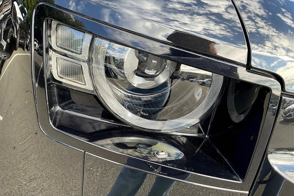 Used 2025 Land Rover Defender 110 V8 image 28