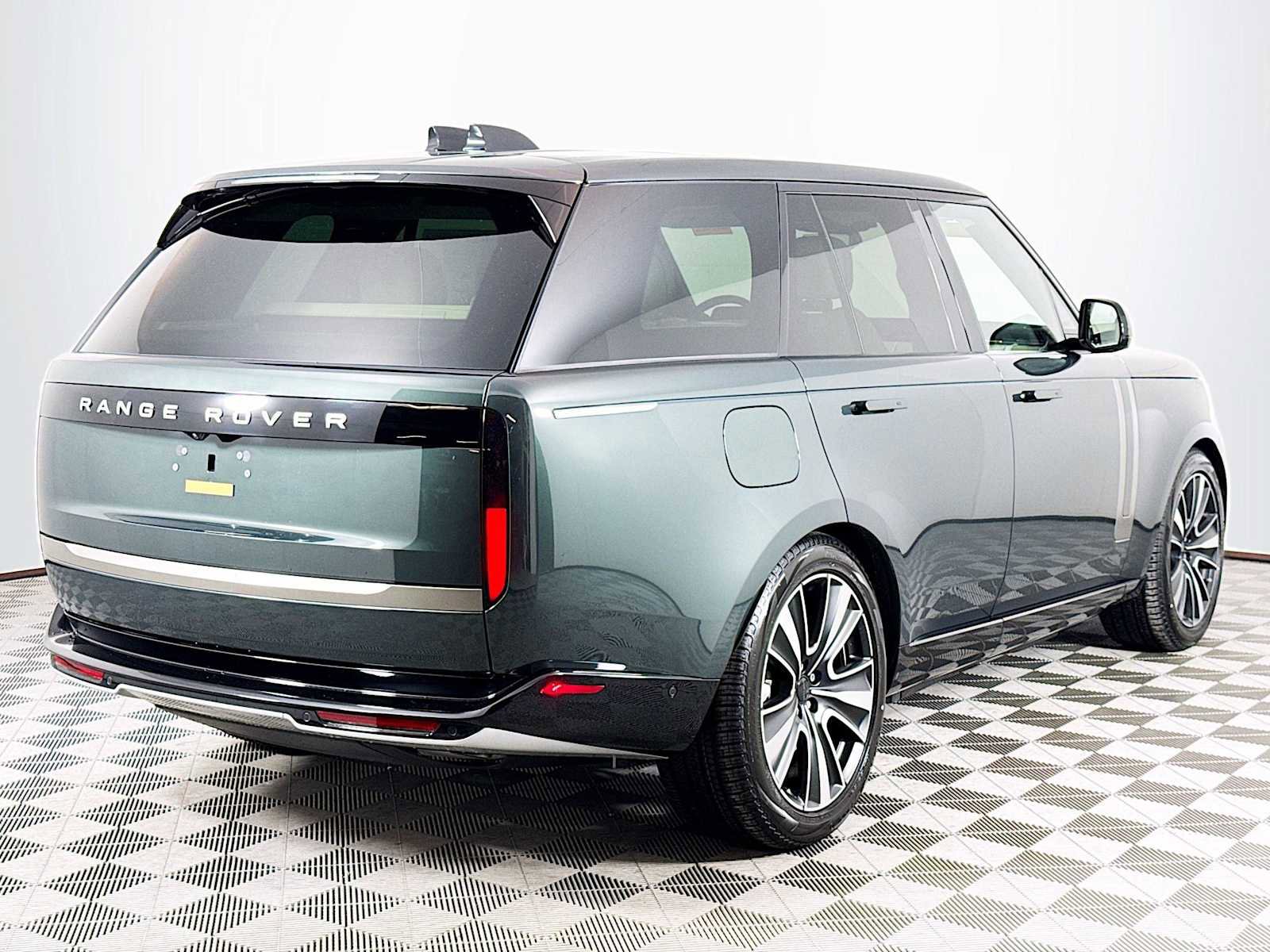 New 2026 Land Rover Range Rover SE image 5