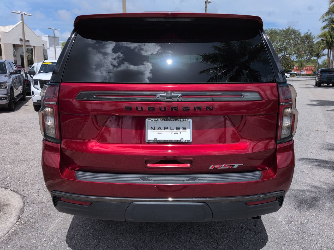 Used 2021 Chevrolet Suburban RST RWD image 6