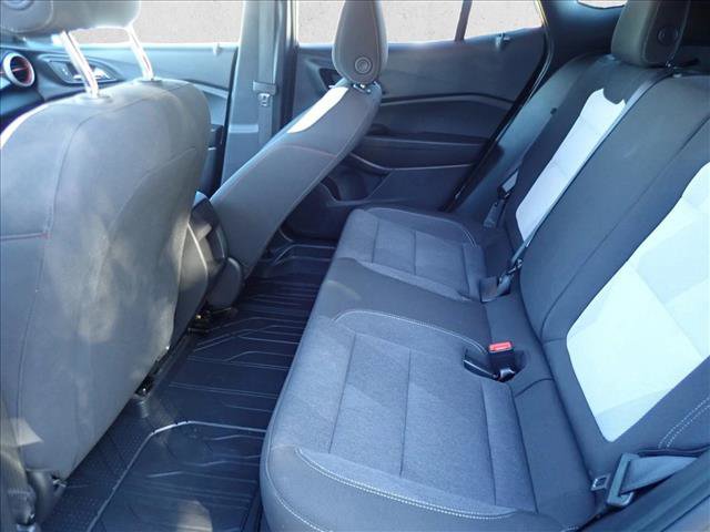 Used 2024 Chevrolet Trax RS w/ Sunroof Package image 9