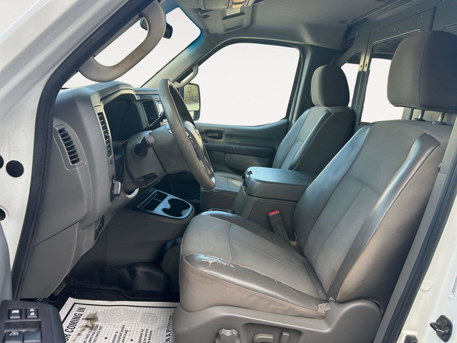 Used 2015 Nissan NV 3500 SL w/ Technology Package image 9