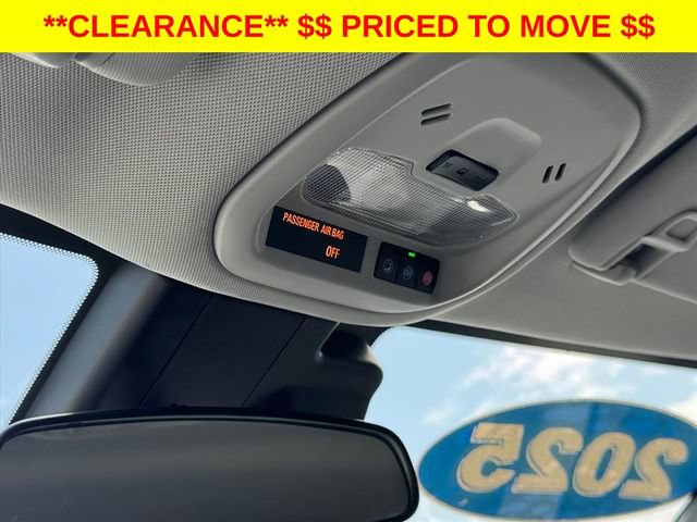 Used 2025 Chevrolet Trax LT FWD image 29